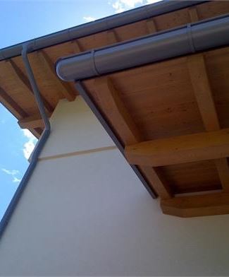 Realizzazione di tetti in legno